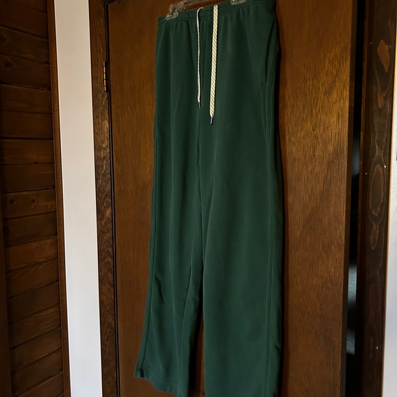 Vuori Sedona Straight Leg Sweatpants in Viridian - Picture 5 of 7